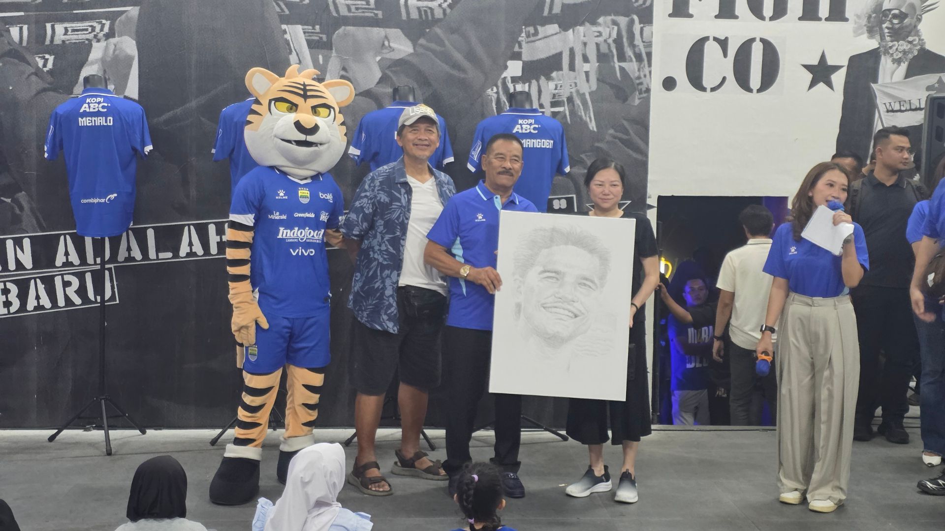 Sabtu Bersama Ayah di Braga, Persib Beri Kejutan dengan Perkenalkan Dua Pemain Anyar